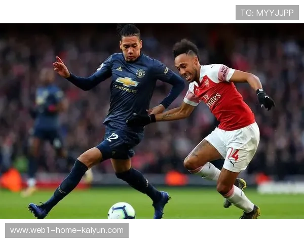 罗马后防斯莫林经验丰富 英格兰中卫统领防守体系 罗马后防斯莫林经验丰富 英格兰中卫统领防守体系